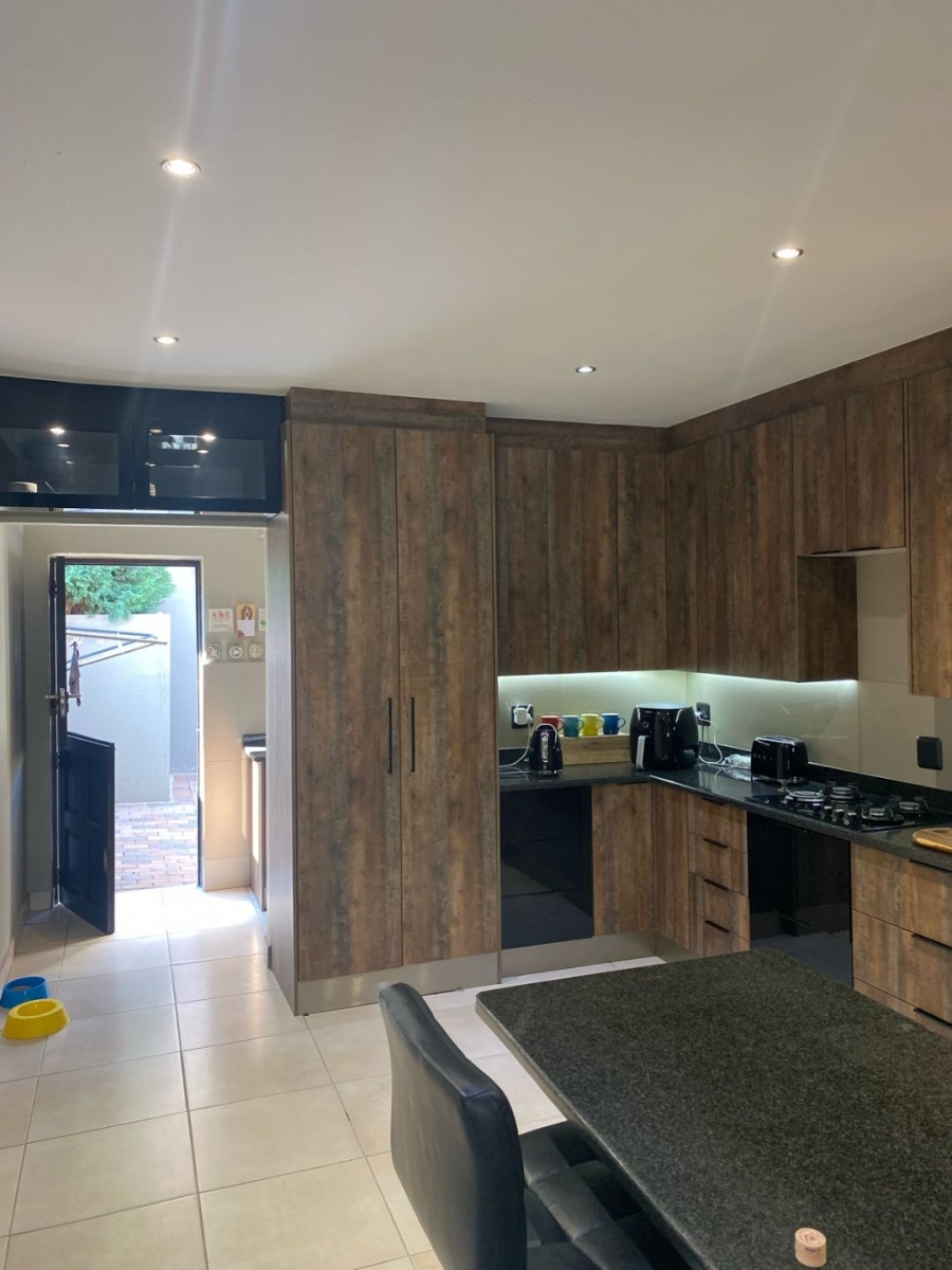 To Let 4 Bedroom Property for Rent in Birdwood Estate North West